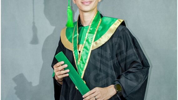 jasa custom toga wisuda