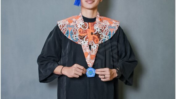 Konveksi Baju Wisuda Dewasa