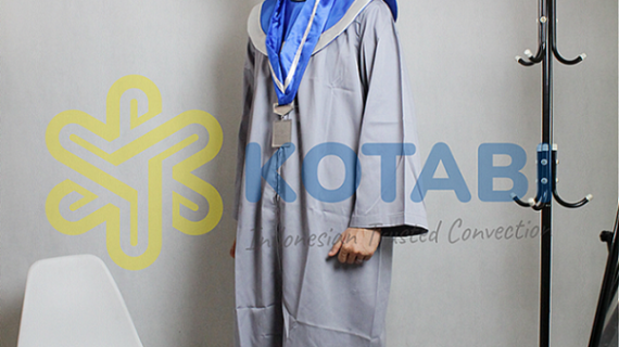 konveksi buat toga wisuda sarjana