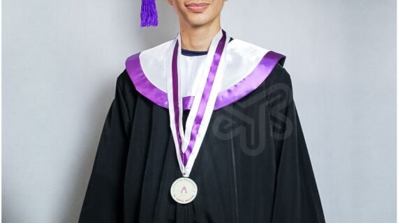 pembuatan toga wisuda sawah baru