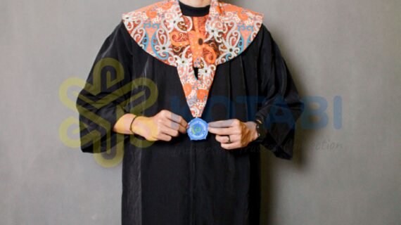 Toga Wisuda Custom