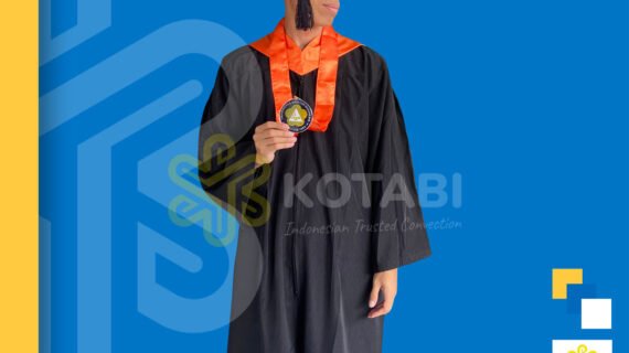 bikin toga wisuda madiun